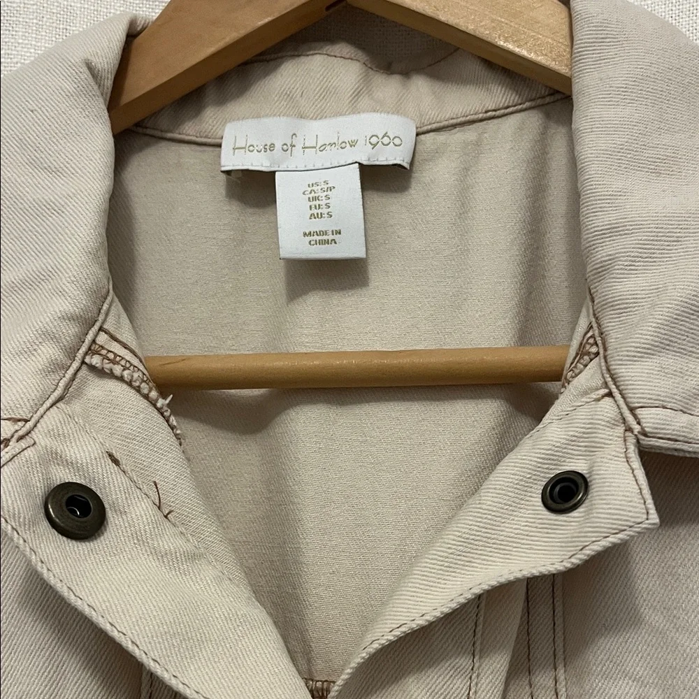 Sleeveless Beige Button-Down Dress - Picture 3 of 5